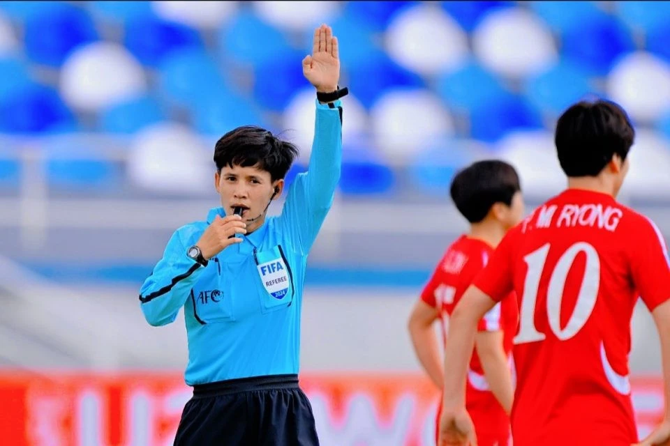 La arbitra Le Thi Ly. (Fotografía: sggp.vn)