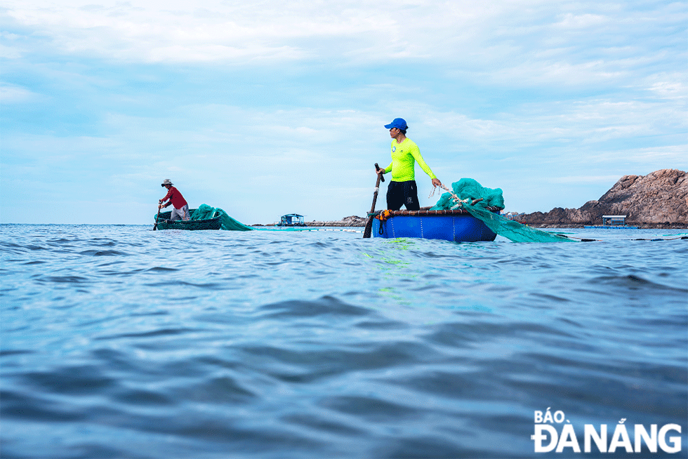La población local obtiene mejores ingresos durante la temporada de cosecha que en los demás meses del año. La población local obtiene mejores ingresos durante la temporada de cosecha que en los demás meses del año.