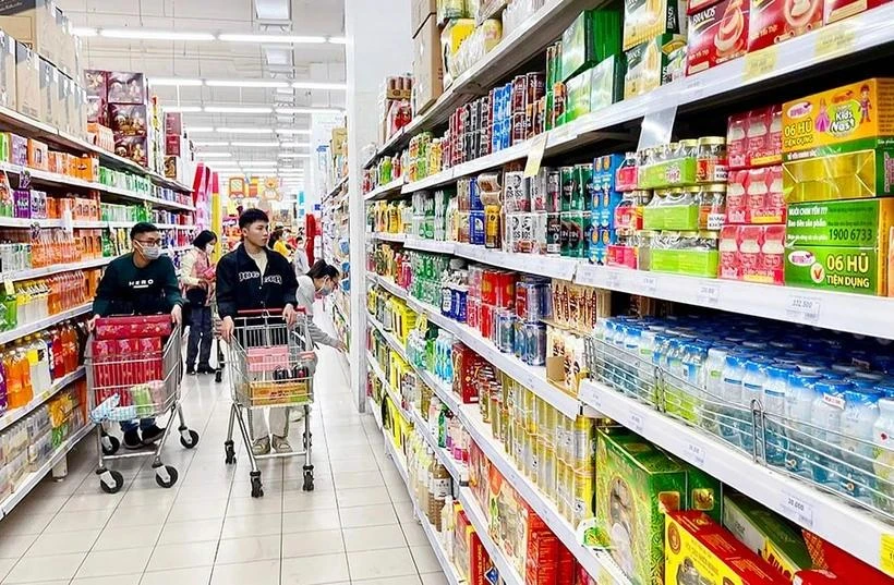 Los compradores en el Centro Comercial Tasco Mall en el distrito de Long Bien, Hanói. (Foto: hanoimoi.vn)