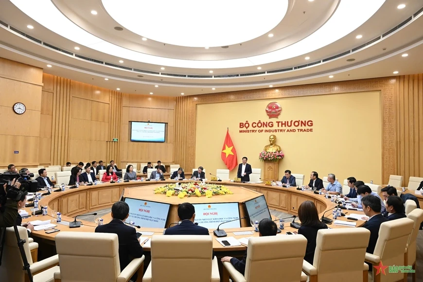 Escena de la reunión. (Fotografía: qdnd.vn)