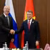 El primer ministro de Vietnam, Le Minh Hung (derecha), y el director general del Fondo de Inversión Directa de Rusia, Kiril Dmitriev. (Foto: Nhan Dan)
