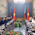 El secretario general del Partido Comunista y presidente de Vietnam, To Lam, y el presidente de Filipinas, Ferdinand Romualdez Marcos Jr., sostienen conversaciones en el marco de la más reciente visita de Estado del dirigente vietnamita a Filipinas. (Foto: VNA)