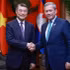 El primer ministro vietnamita, Le Minh Hung, se reúne con su similar camboyano, Hun Manet. (Foto: VNA)