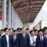 El secretario general del Partido Comunista de Vietnam, To Lam, el primer ministro Pham Minh Chinh y altos dirigentes, inspeccionan la estación de Dong Dang, en la provincia norteña de Lang Son (Foto: VNA)