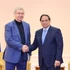 El primer ministro de Vietnam, Pham Minh Chinh, y Vladimir Petrovich Evtushenkov, presidente de AFK Sistema. (Foto: VGP)