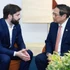 El primer ministro de Vietnam, Pham Minh Chinh (derecha), se reúne con el presidente de Chile, Gabriel Boric Font, en Río de Janeiro. (Fotografía: VGP)