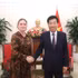 El viceministro de Relaciones Exteriores de Vietnam, Nguyen Manh Cuong, recibe a Caroline Beresford, embajadora de Nueva Zelanda en Vietnam. (Fuente: https://baoquocte.vn/)