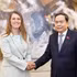 El presidente de la Asamblea Nacional de Vietnam, Tran Thanh Man, recibe a la titular del Grupo Parlamentario de Amistad Italia-Vietnam, Chiara Gribaudo. (Foto: VNA)