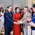 El presidente de la Asamblea Nacional de Vietnam, Tran Thanh Man, y su esposa visitan a coterráneos residentes en Italia. (Foto: VNA)