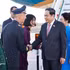 Recibimiento oficial al presidente de la Asamblea Nacional de Vietnam, Tran Thanh Man, y a su esposa en el aeropuerto de Ciampino, en Roma (Italia). (Foto: VNA)
