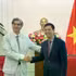El viceministro Dang Hoang Giang, recibe al embajador de la Unión Europea ante la Asean, Sujiro Seam. (Foto: VNA)