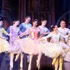 Los artistas interpretan el ballet El Cascanueces. (Foto: VNA)