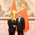 Le Minh Tri, miembro del Buró Político, secretario del Comité Central del PCV, y jefe de su Comisión de Asuntos Internos y Chen Wenqing, miembro del Buró Político y titular de la Comisión de Asuntos Políticos y Jurídicos del Comité Central del PCCh. (Foto: VNA)