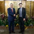 El secretario general del Partido Comunista de Vietnam y presidente del país, To Lam (izquierda), y el primer ministro singapurense, Lawrence Wong. (Foto: VNA)
