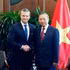 El secretario general del Partido Comunista y presidente de Vietnam, To Lam (derecha), y el secretario de Guerra de Estados Unidos, Pete Hegseth.