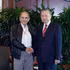 El secretario general del Partido Comunista y presidente de Vietnam, To Lam (derecha), se reúne en Singapur con el presidente de Timor Oriental, José Ramos-Horta.