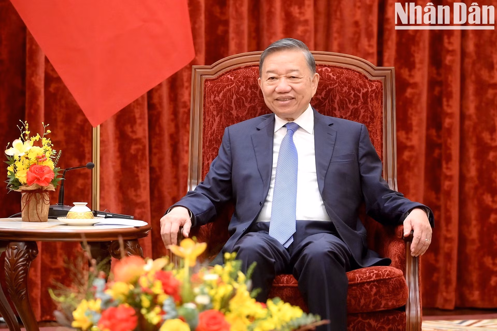 El secretario general del Partido Comunista y presidente de Vietnam, To Lam, habla en la reunión.