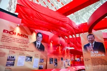 [Foto] Abrirán exposición "95 años de la Bandera del Partido Comunista iluminando el camino" 