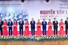 [Foto] Inauguran exposición sobre extinto secretario general Nguyen Van Linh 