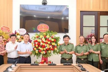 Siguen llegando felicitaciones al diario Nhan Dan por el centenario del Día de la Prensa Revolucionaria de Vietnam