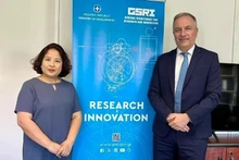 La embajadora de Vietnam en Grecia, Pham Thi Thu Huong, se reúne con Stavros Kalafatis, viceministro de Investigación e Innovación del Ministerio de Desarrollo de Grecia y expresidente de la Asociación Parlamentaria de Amistad Grecia-Vietnam.