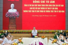 [Foto] Máximo líder partidista sostiene encuentro con dirigentes de provincias de Lam Dong, Binh Thuan y Dak Nong