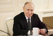El presidente ruso, Vladímir Putin, en la reunión con jefes de delegaciones de las agencias de noticias OANA y representantes de importantes agencias de medios de comunicación de todo el mundo. (Foto: VNA)