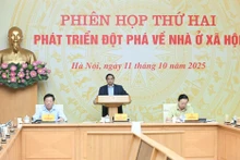 El primer ministro de Vietnam, Pham Minh Chinh, preside la segunda reunión del Comité Directivo Central de Políticas de Vivienda y Mercado Inmobiliario.