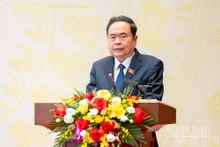 El presidente de la Asamblea Nacional y secretario del Comité del Partido Comunista de Vietnam en la entidad, Tran Thanh Man, pronuncia conclusiones de la conferencia. (Foto: Nhan Dan)