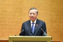 El secretario general del Partido Comunista de Vietnam, To Lam, habla en la conferencia. (Foto: Nhan Dan)