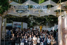 La exposición se enmarca en los Premios para Acciones por la Comunidad 2025, cuyo objetivo es honrar los esfuerzos comunitarios e inspiradores en la acción y la sabiduría.