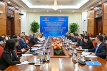 Escena del diálogo. (Foto: Nhan Dan)