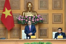 El primer ministro de Vietnam, Pham Minh Chinh, interviene en la reunión.