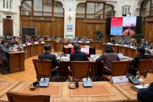 El viceprimer ministro de Vietnam Ho Duc Phoc en la reunión con el vicegobernador del Banco Central de Rusia, Alexey Guznov. (Foto: VNA)