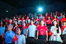 [Foto] Periódico Nhan Dan lanza documental sobre concierto “La Patria en el corazón”