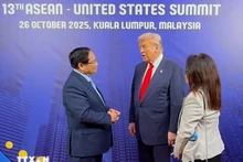 El primer ministro de Vietnam, Pham Minh Chinh, se reúne con el presidente de Estados Unidos, Donald Trump, en la 13ª Cumbre Asean - Estados Unidos. (Foto: VNA)