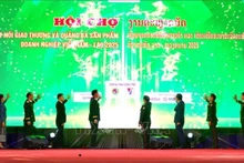 En el acto de inauguración de la feria. (Foto: VNA)