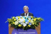 El secretario general de la ONU, Antonio Guterres, en la firma de la Convención de las Naciones Unidas contra la Ciberdelincuencia. (Foto: VNA)