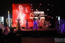 Da Nang presenta un festival multitudinario para recibir 2026. (Foto: Nhan Dan)