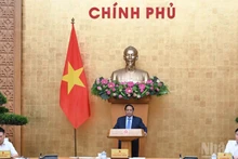 El primer ministro de Vietnam, Pham Minh Chinh, preside la reunión.