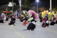 Las actuaciones callejeras son una de las actividades que atraen a los turistas al evento. (Foto: VNA)