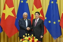 [Foto] Presidente de Vietnam sostiene conversaciones con dirigente de Consejo Europeo