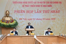 El primer ministro de Vietnam, Pham Minh Chinh, interviene en la sesión.