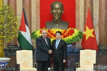 El presidente de Vietnam, Luong Cuong (derecha), y el titular de la Cámara de Representantes de Jordania, Mazen Turki El Qadi. (Foto: Nhan Dan)
