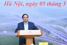 El primer ministro Pham Minh Chinh habla en la reunión. (Foto: Nhan Dan)