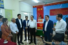 El presidente de la Asamblea Nacional de Vietnam y titular del Consejo Electoral Nacional, Tran Thanh Man, supervisa los preparativos de las elecciones generales para el período 2026-2031 en la provincia central de Nghe An. (Foto: Nhan Dan)