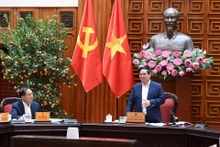 El primer ministro de Vietnam, Pham Minh Chinh, preside la reunión.