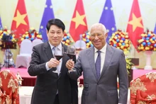 El presidente de Vietnam, Luong Cuong, y el titular del Consejo Europeo, António Costa, en el evento. (Foto: VNA)