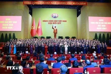 El nuevo Comité Central del Partido Comunista de Vietnam se presenta en el XIV Congreso Nacional de la organización. (Foto: VNA)