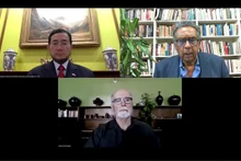 Participantes en el coloquio. (Foto: VNA)